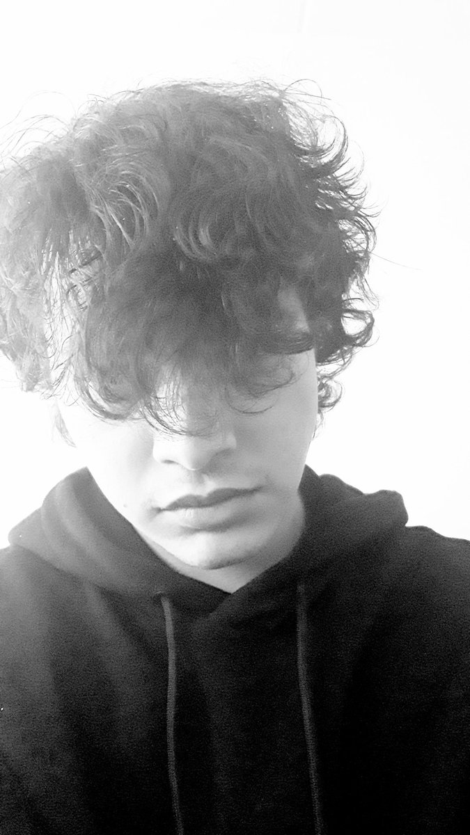 Which one of y'all were here to witness the time this account was still kinda in the works and I used this selfie of mine as profile pic?

Can't believe the shit I did lol