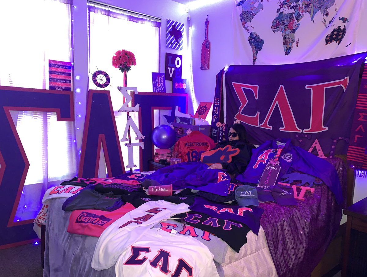 marysol_718_'s tweet image. Waiting on founders day like:

#slgturns31 #slg1990 #foundersday #sigmalambdagamma #aggiegammas #gammas #iowa #gammacall #pinkandpurple #april9