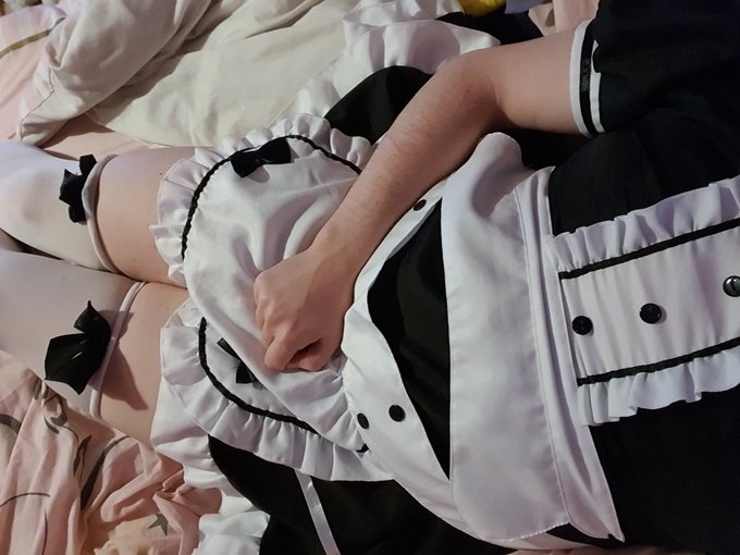 2 pic. I-im sorry I'm such a clutz sir, i-is there any way I can help you relax? QwQ #femboy #femboyass