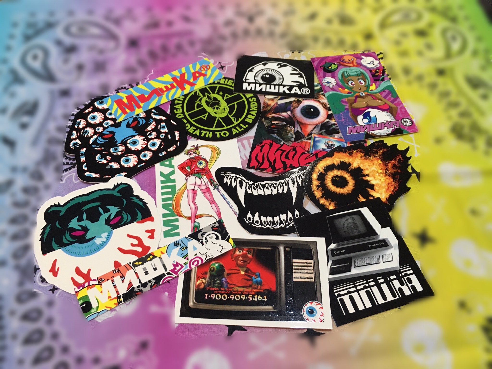 Mishka Tokyo Usグラフィックステッカー 1枚 3枚 13枚からお選び頂けます お手持ち品を自由にカスタマイズしちゃいましょう Web T Co Ytjss4ywr8 Mishka Mishkatokyo ミシカ Harajuku 原宿 目玉 T Co Xk0dkai72r Twitter