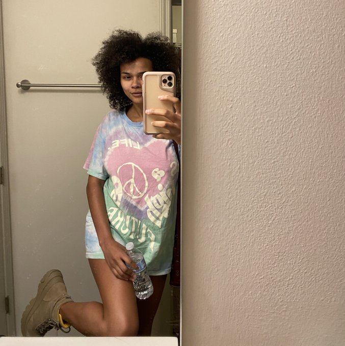 🐰🐰🐰 https://t.co/T9HHswBe1G