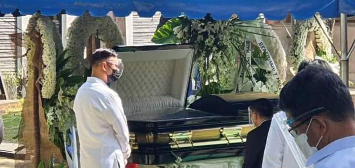 MarieAngleine's tweet photo. Paalam po ka Jun Santos
Natapos mo na po angbiyong takbuhin hanngang sa muling pagkikita sa Bayang Banal...
Hindi ka po namin malilimutan...💔😔❤️🇮🇹🇮🇹 https://t.co/lmJiRhtxS4