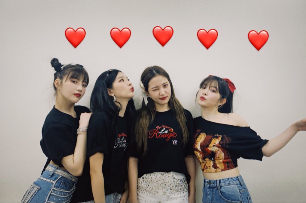 RV_storage0801's tweet photo. 웬디를 기다리며 자리를 비워둔 레드벨벳 멤버들 💚💜💗💛💙 https://t.co/vCkxP6gUgN