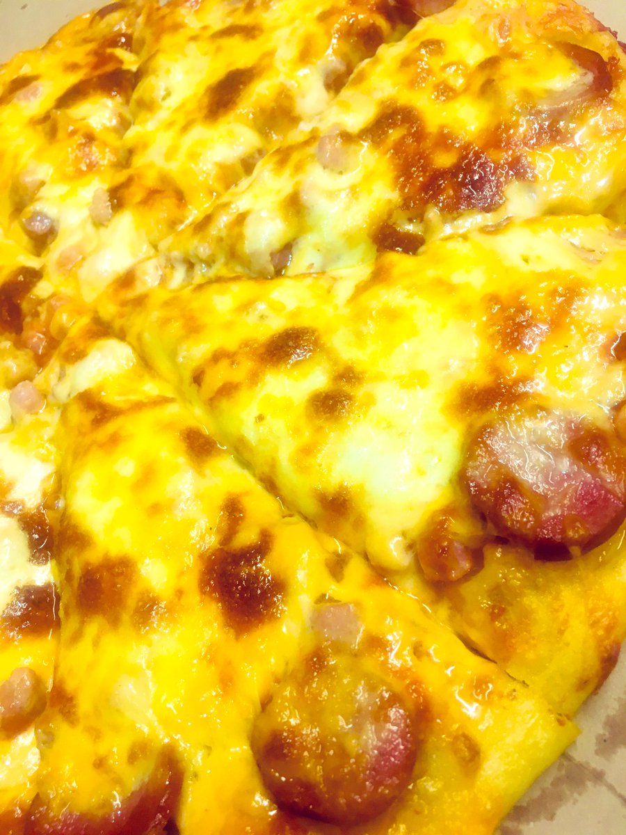 CornerPizza's tweet photo. we make the best pizza in town https://t.co/2uxs0S7zt7