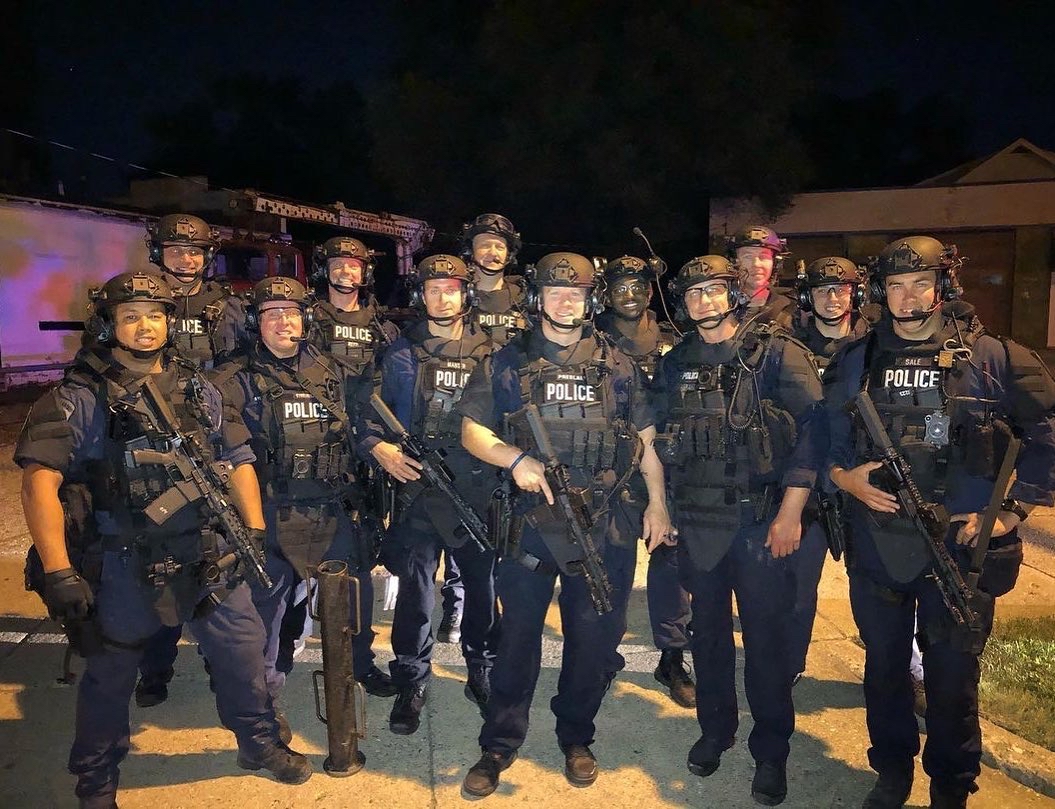 ArmorExpress's tweet image. Hoping you all are having a wonderful Easter - to those working through the Holiday we appreciate your dedication and sacrifice. Stay safe!

#Easter #FirstResponder #Family #commitment 

Photo by @grpd_srt

#swat #police #tacticalgear