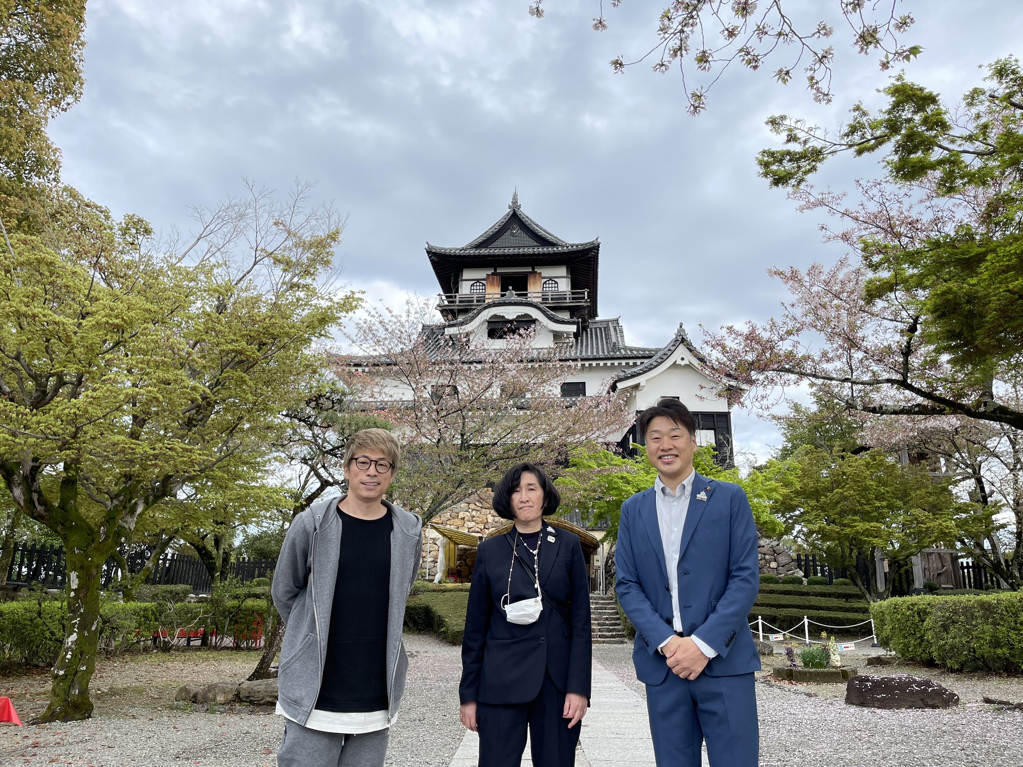 田村淳 本日犬山市を聖火ランナーで走る予定でしたが とある事情からランナーを辞退したので 違う形で犬山市を応援したいと思い 朝７時から人が密にならないように犬山城や木曾川の遊覧船をyoutubeロケで観光してきました この様子は後日ロンブー