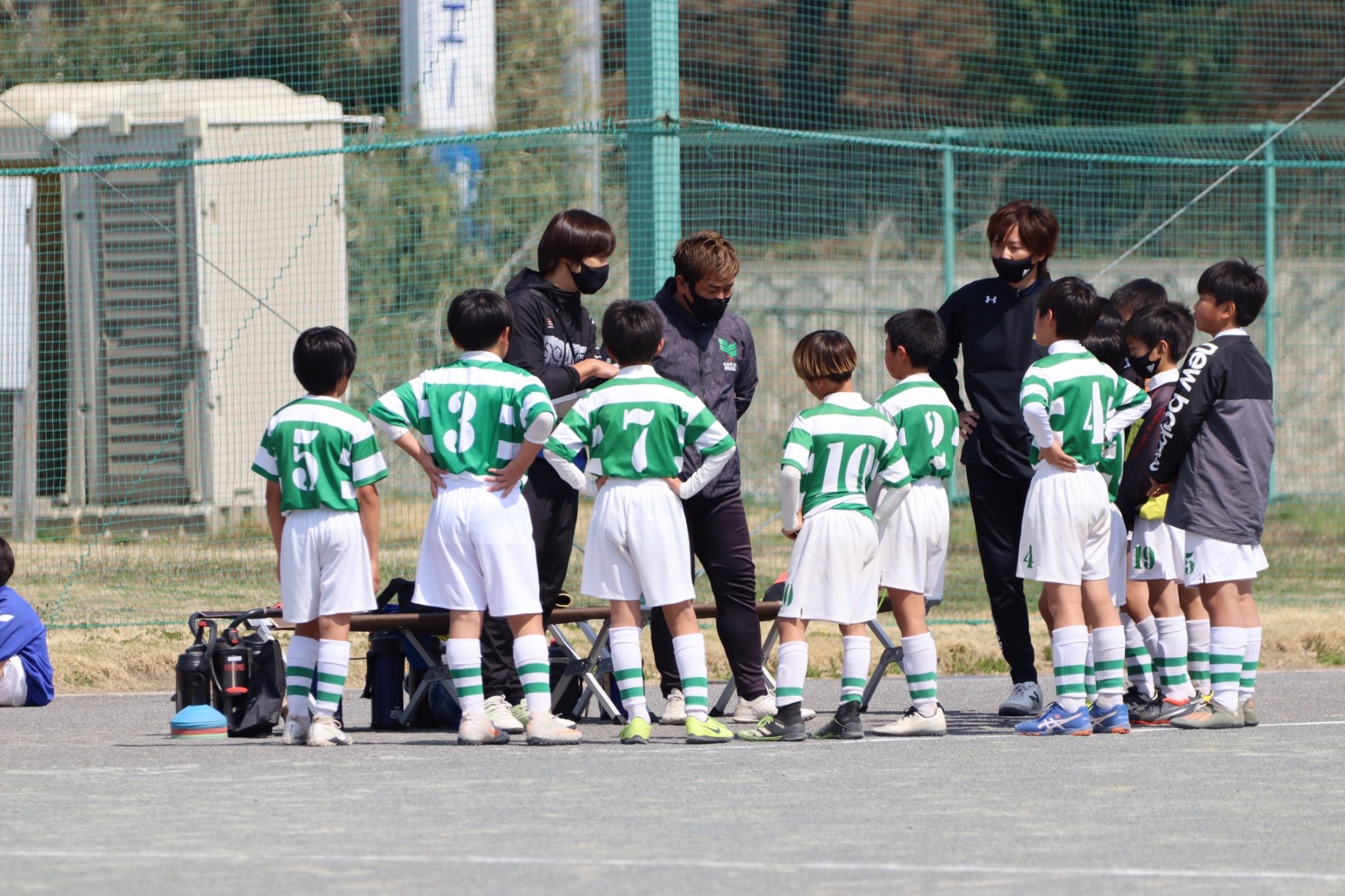 Twitter 上的 成増サッカークラブ 3 27 新5年 Fcリアンさんにお招き頂き 鴻巣田間宮sssさん 児玉ディパーチャfc さん 鶴ヶ島ブルーウイングスss さんを含めた 5チームでのtrmに参加しました 試合数もですが 強度の高いtrmになりました 試合を通じて学ぶ