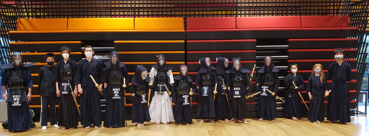 JapanCenterASIJ's tweet photo. After a 5 month hiatus...we are back! Long-awaited Spring Kendo in full swing! Thank you @Bushizo55 for the new equipment for our new and returning students. @esasij @MSasij @asij #findyourelement #engagelearnlead #kendoislife #kendo https://t.co/FpZYZDQydu