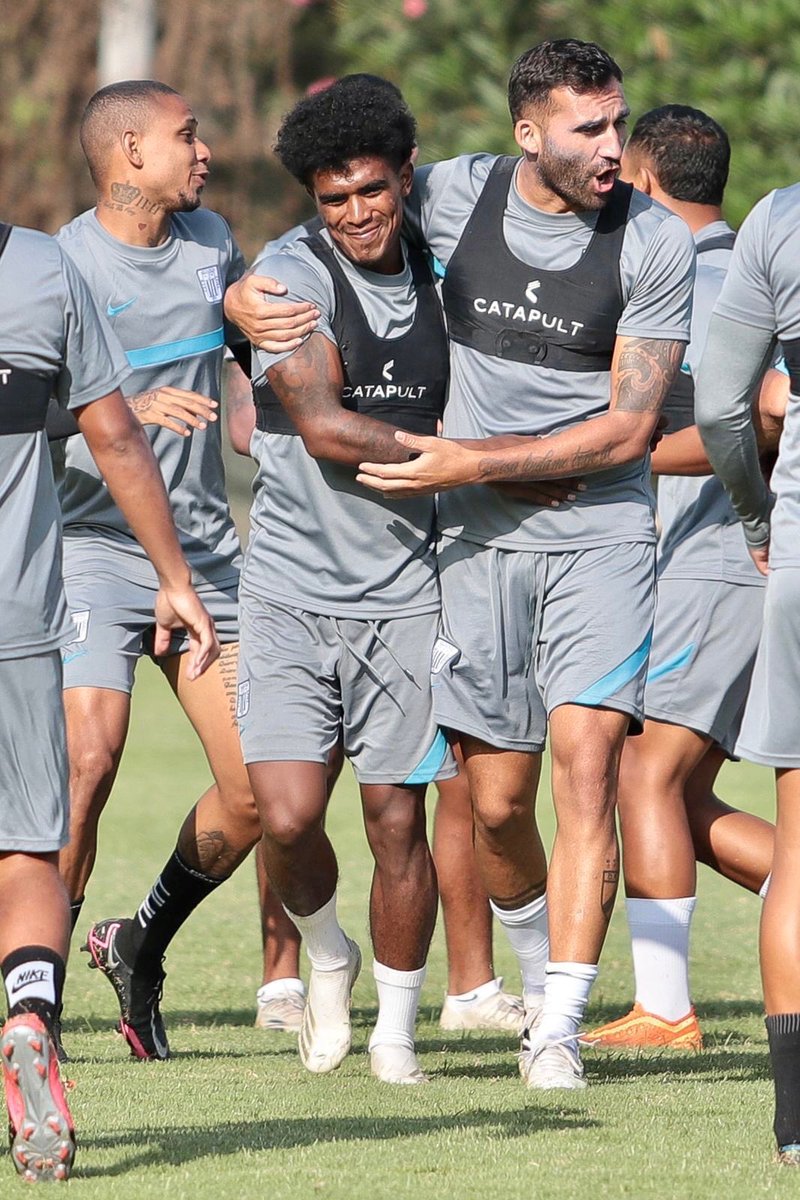 oslimgmp's tweet photo. Siempre da lo mejor de ti y lo mejor vendrá 🔵⚪️🔵🙌🏽🙏🏻 https://t.co/TFlSuAja0o