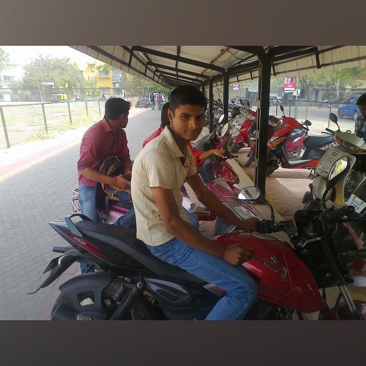 cspoo7's tweet photo. 9 years Back 😎
#NineYearsBack #Techiedesk #readapoetry https://t.co/KjclaMvpWV