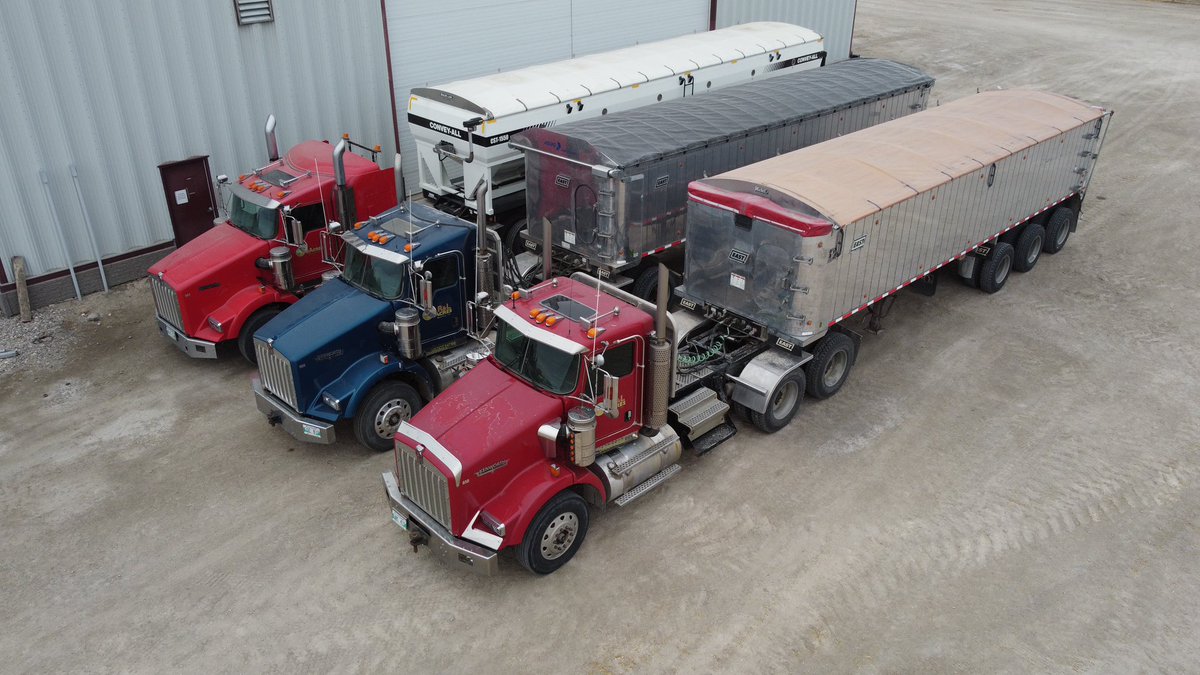 rlacres's tweet image. Ready and waiting to seed! #Plant21 #9RT #teamtracks @JohnDeere @ennsbros #Kenworth #EasterSunday