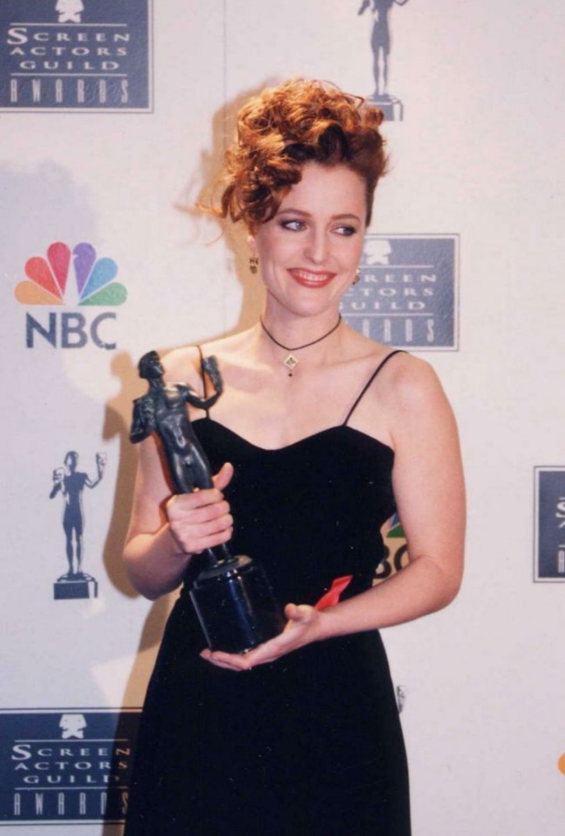 PatriMS1's tweet photo. Three times. She. The best. 👏🏼👏🏼👏🏼 #GillianAnderson #SAGAwards https://t.co/VyBSgHOA5U