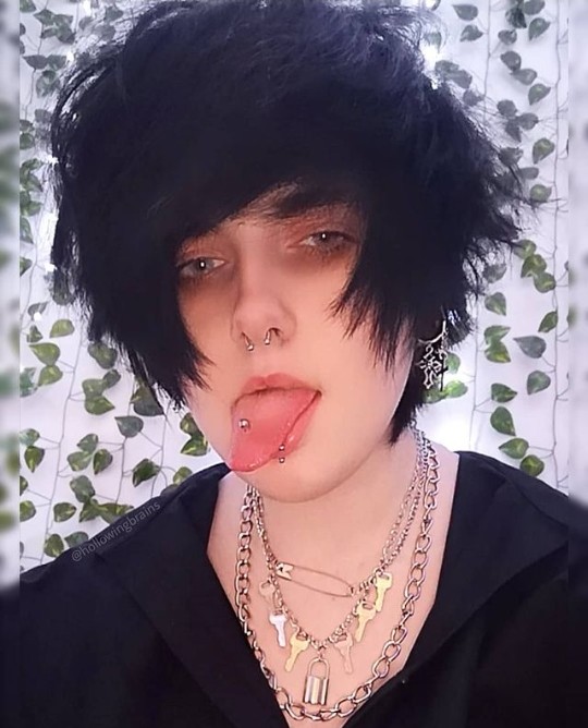 Peep the tongue ring, keep note of it 😌😉