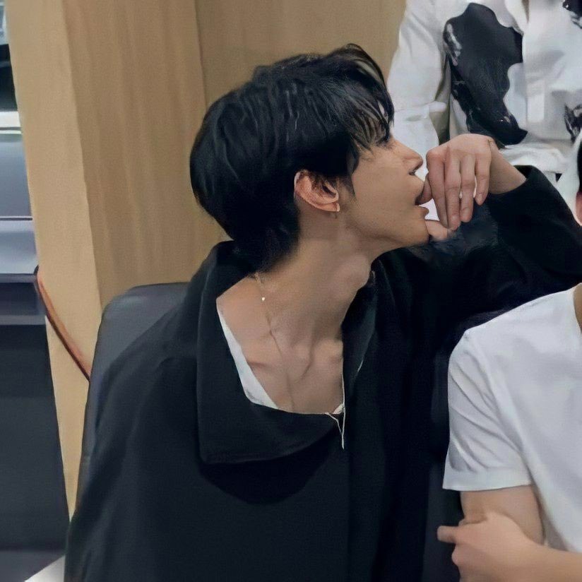 barabrings's tweet photo. โดยองแบบไม่ต้องเเอ็คก็ผัว คนอะไรวะเนี่ย https://t.co/GH9I9zzeig