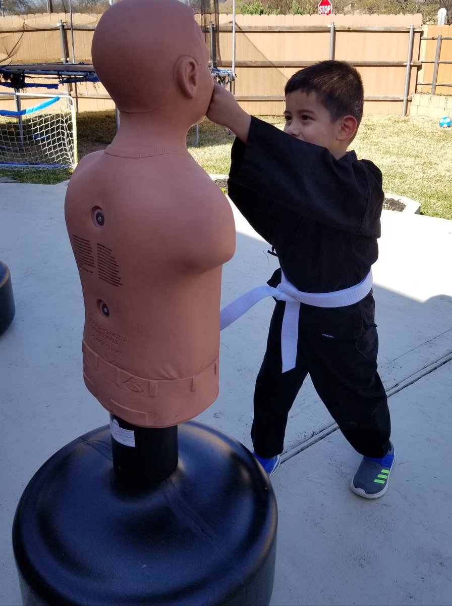 empoweredmas's tweet photo. Hi Classes start tomorrow at the Wells Branch Recreation Center. Register directly on their website!**Message me if you have any questions. #Austin #karate #Wellsbranch  #roundrock #ATX #hutto #centralaustin #kidsactivities #privateclasses #kids #trainmartialarts  #martialarts https://t.co/j5eUiacq40