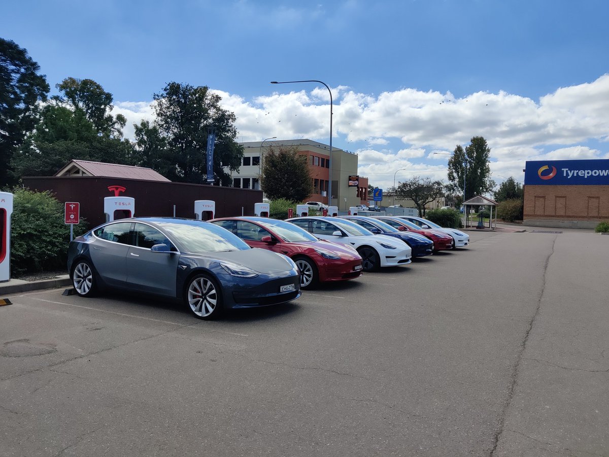 NickSmid's tweet image. Full house at Goulburn today #Model3AU #Tesla