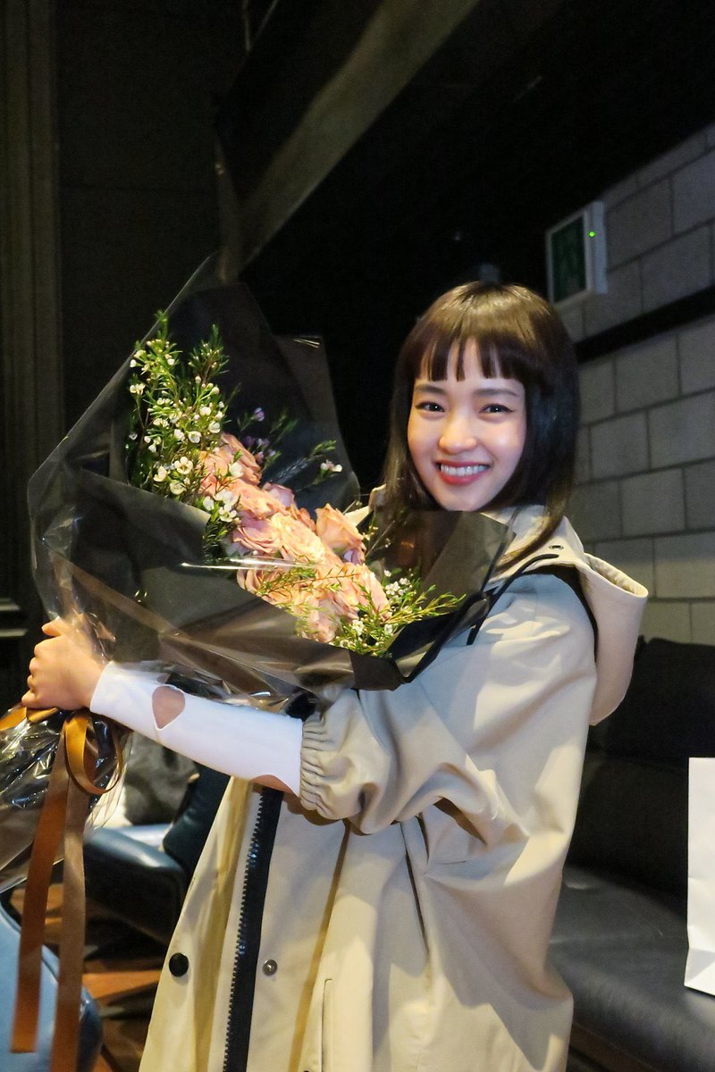 아 미친 김태리 이 얼굴을하고 서른두살이라니 미친 너무 귀엽자나