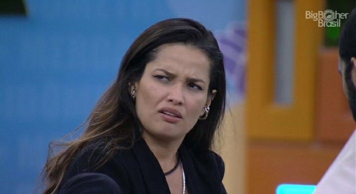 eoqbeaa1's tweet photo. “To muito feliz por eu não ter ido”(Juliette)

“Eu também” (Pocah)

A Pocah votou na Juliette e ta feliz dela não ter ido pro paredão? 
enfim, a falsa.
#BBB21 https://t.co/vH9IR01lZ3