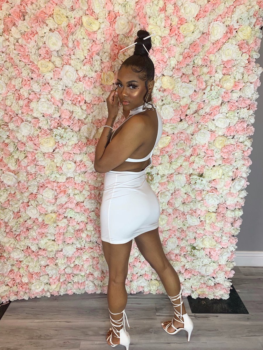 QuianteMoche's tweet photo. Thee doll you can’t play with ✨🤍 https://t.co/wVPt7a0RhO