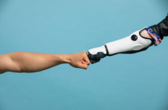 MaryTinebra's tweet photo. Human and #AI teams should be integrated. Read how to unlock super-human intelligence without losing the human touch in @HarvardBiz via @TamaraMcCleary. #FutureofWork #DigitalTransformation https://t.co/SAjUNj3B6b https://t.co/LqSDGQSpdq