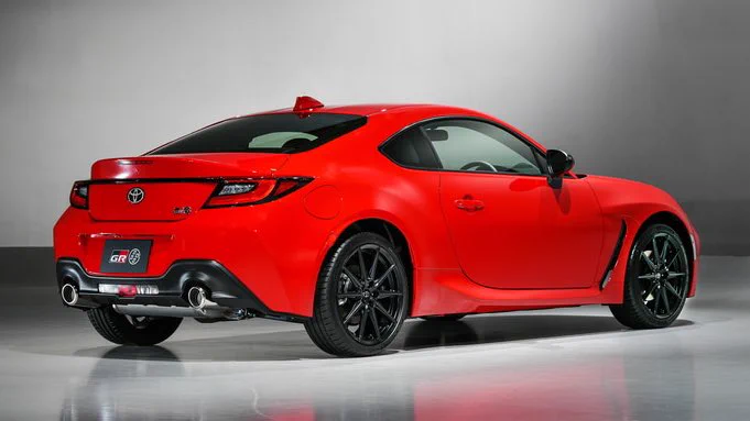 フルモデルチェンジ、トヨタ(86)とスバル(BRZ)が共同開発した車両を発表！