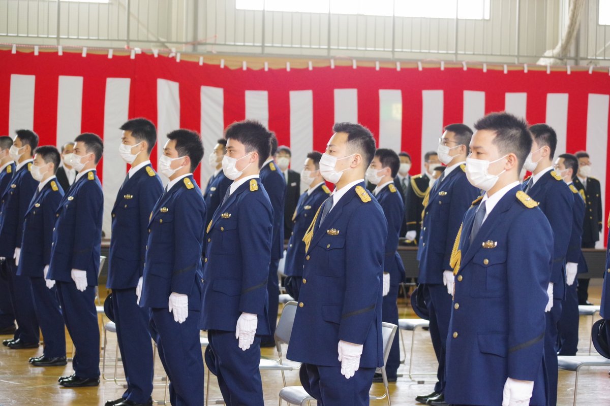 岩手県警察本部職員採用チーム 本日 岩手県警察学校で新採用となった警察官 警察事務職員の入校式が行われました 新型コロナウイルス感染症対策のため 規模を縮小して実施しましたが 入校生の凛とした姿勢に力強さと頼もしさを感じました 岩手県警察本部職員採用チーム 本日 岩手県警察学校で新採用となった警察官 警察事務職員の入校式が行われました 新型コロナウイルス感染症対策のため 規模を縮小して実施しましたが 入校生の凛とした姿勢に力強さと頼もしさを感じました
