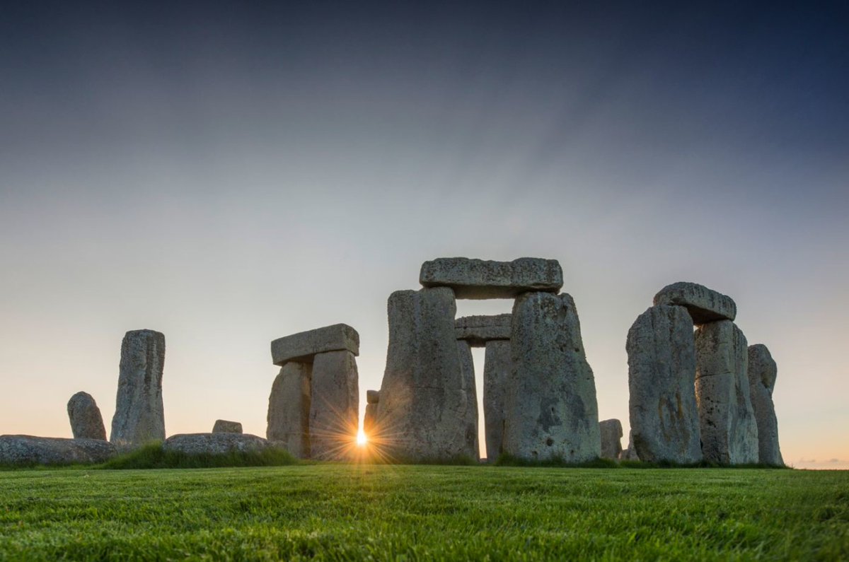 Stonehenge opens on 12 April - that's a week today! Let the countdown commence ⏲️ ⏲️ We'll be sharing our top photos from the last year each day until we're open again  ...

Prebooking is essential, but easy to do ➡️ eht.social/2B9NKWi