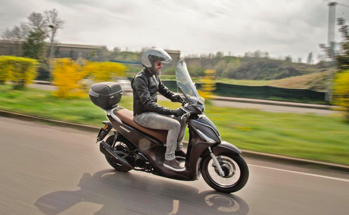 KYMCO Scooter’lar Artık Showroom’larda!
Haberin devamı:motoworlddergisi.com/motorhaber/kym…
#kymco #scooter #motosiklet #motoworld