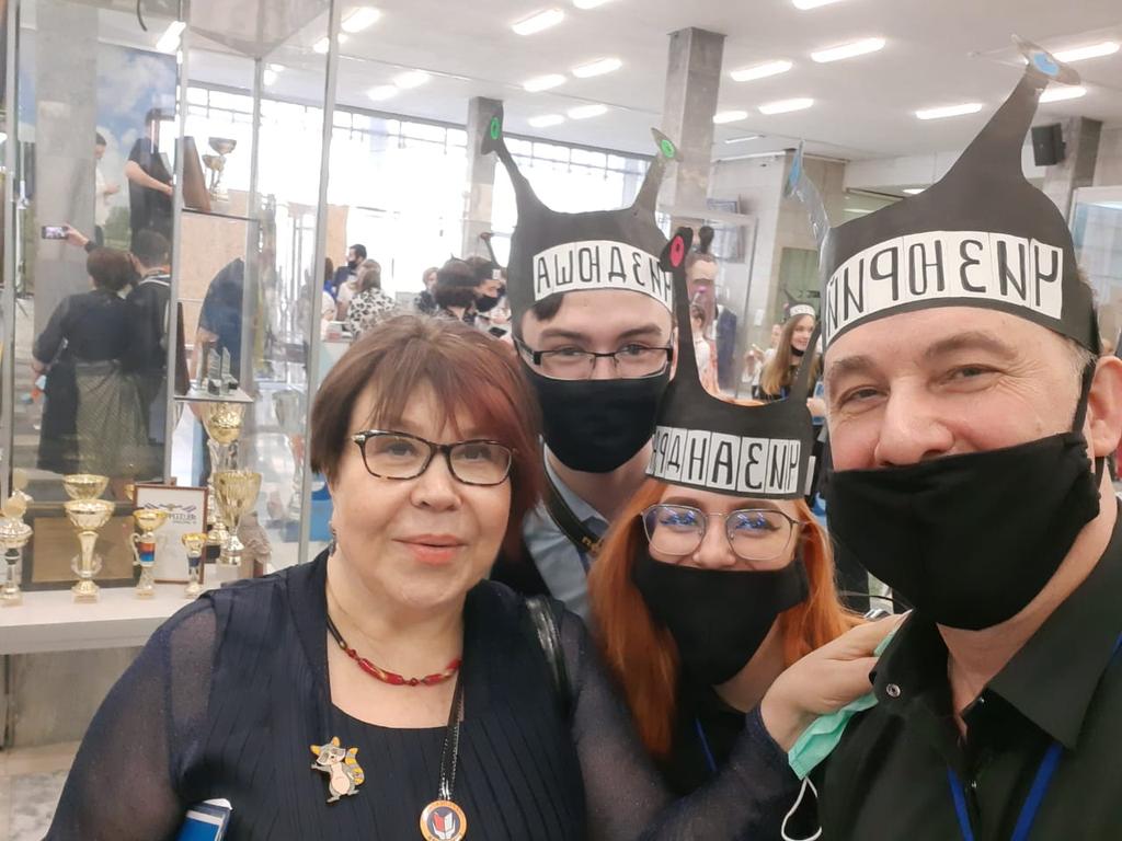 ABoykovaaa's tweet photo. Четвертое измерение на Церемонии награждения в Москве #ОбразованиеЗаречныйЗАТО  #ЧИЗ #ЗАРЕЧНЫЙЗАТО #ЦОИПО #МАРАФОНШКОЛЬНЫХСМИ #РГУИМКОСЫГИНА https://t.co/GwgDMkCCGo