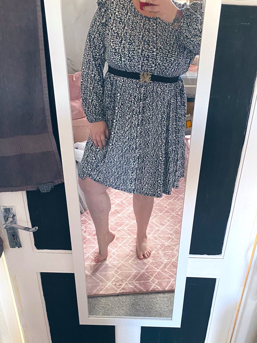 HidingMummy's tweet photo. #outfitoftheday new dress. Arms hidden legs out. Sun is shinning but it’s a bit cold here. #EasterMonday #easter #Easter2021 #plussize #plussizefashion #getupgetdressed #FeelGood #DUND #DressUPnotdown https://t.co/Q9yqQ0H5Q4