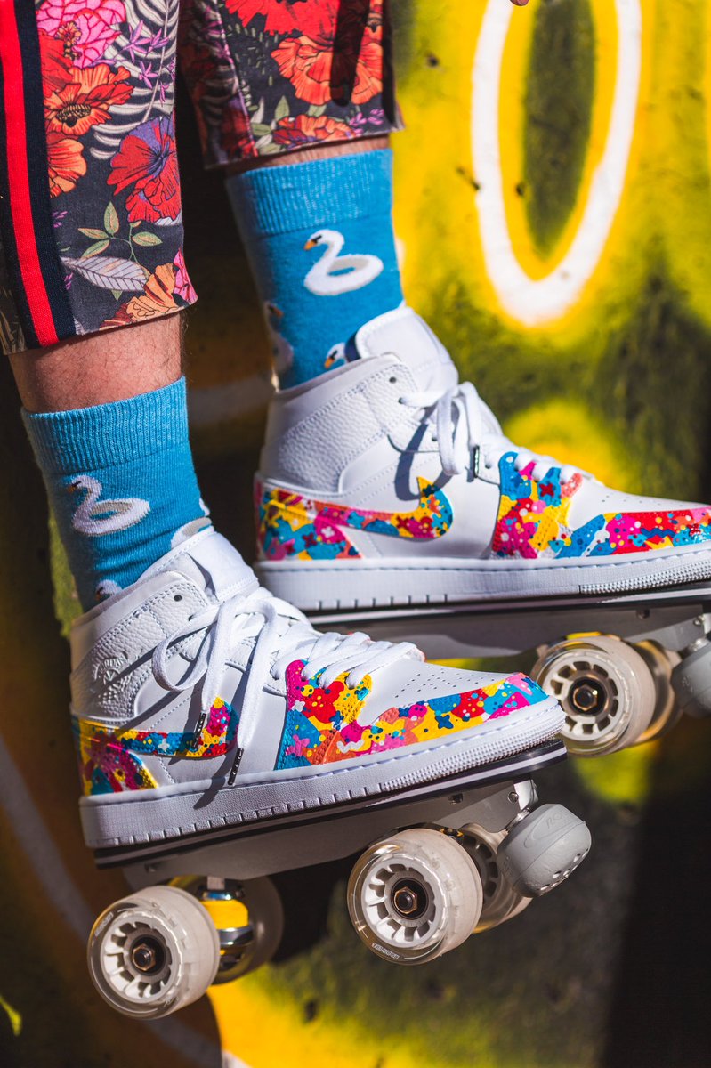 brunograffer's tweet photo. Une paire de rollers @Flaneurz avec le Custom de ton choix est ร gagner sur mon Instagram ๐๐ผ
๐๐ผ https://t.co/S1jx2dGRGg
#rollerquad #customsneakers #customshoes #AirJordan1 #jordan1 #nikecustom #giveaway https://t.co/Tg0EBRprCH