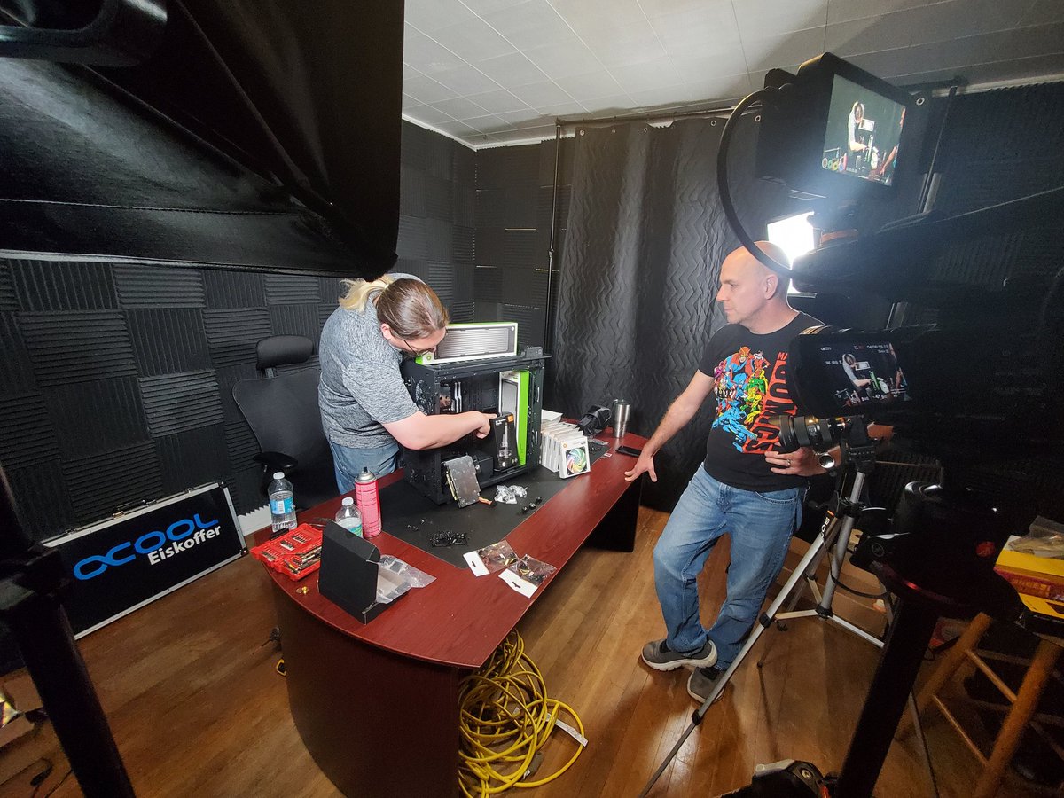 SwaggerjackProd's tweet photo. Denver & Devon from #GainesvilleComputerMD building a high-end #EditingPCs at #SwaggerjackStudios.
(For your custom gaming/editing #PCBuilding needs visit them at their website: https://t.co/ywxGJMOK5V)
#Swaggerjack Productions https://t.co/JLasWM1KYQ