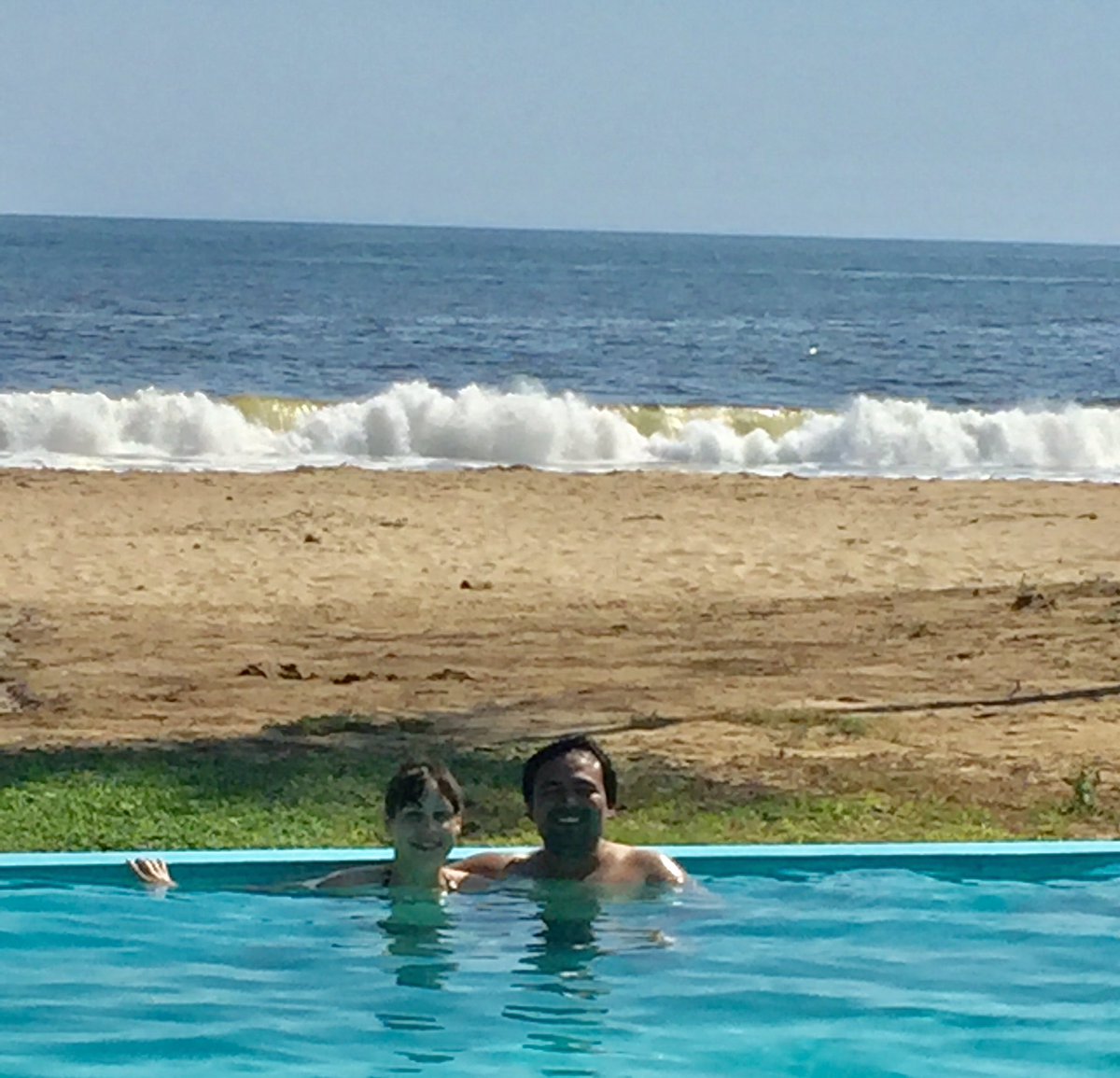 JuliaOr9's tweet photo. Happy Easter !!! Feliz Domingo de Resurrección !  En el mar de #Acapulco la vida es maravillosa ! https://t.co/JtYZg7K24W