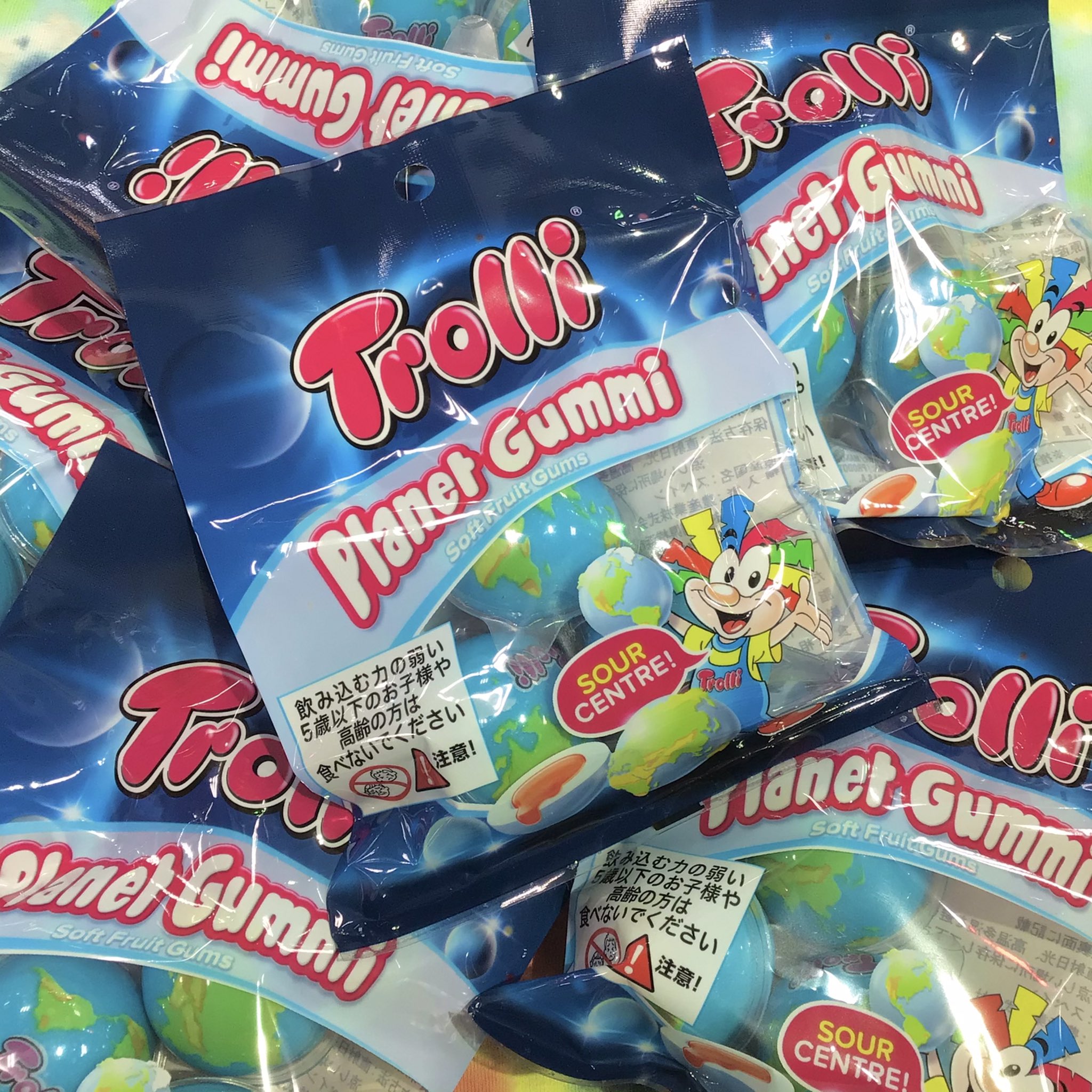サンキューマート仙台イービーンズ店 New Snsで話題沸騰中の地球グミ イービーンズ店にも入荷致しました 可愛い見た目はインスタ映え間違いなし 大人気商品ですのでお求めの方はお早めに こちらは1点で390円 税込 421円 となって