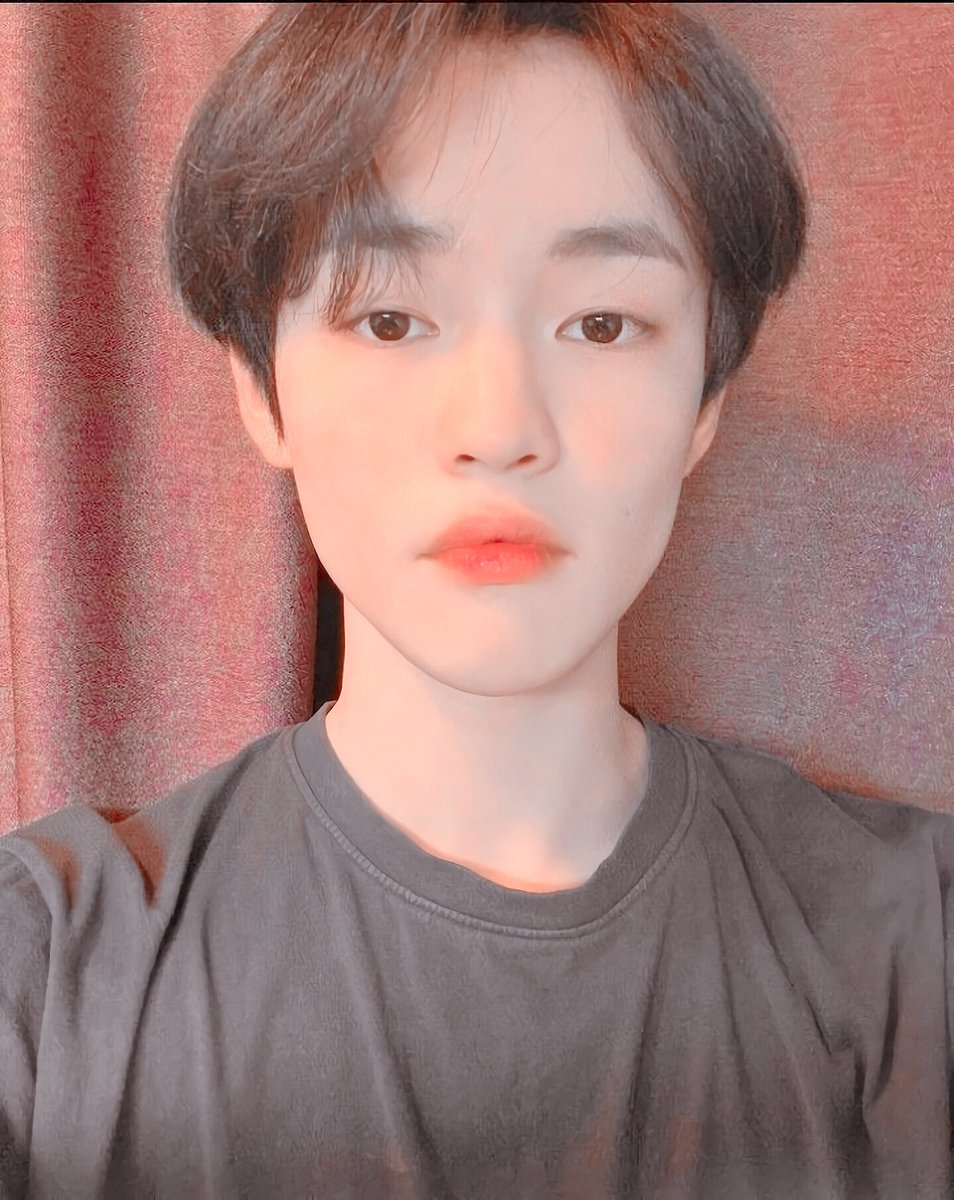 LLiisna's tweet photo. Take care of Chenle's health 
@NCTsmtown_DREAM https://t.co/UMZ5ls3WV8