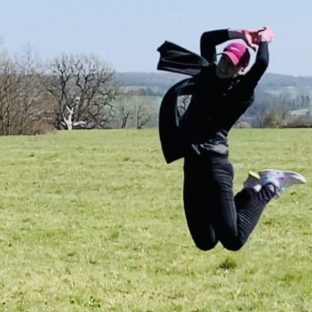 DeckledEdgeArt's tweet image. Jumping for Joy!
➰➰➰➰➰☀️☀️☀️☀️☀️
Feeling invigorated after a day spent in nature with the sun shining. Have a super Easter Monday 🐰 #jumpforjoy #lockdowneaster