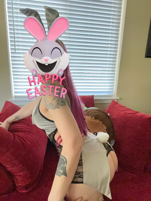 Hoppy Easter!! 😆🐇💗  https://t.co/sMfR4Ny4Ap https://t.co/YAkRwgSlHO<a href="/tag/morningbewbs"class="tags"><span>#morningbewbs</span></a>
