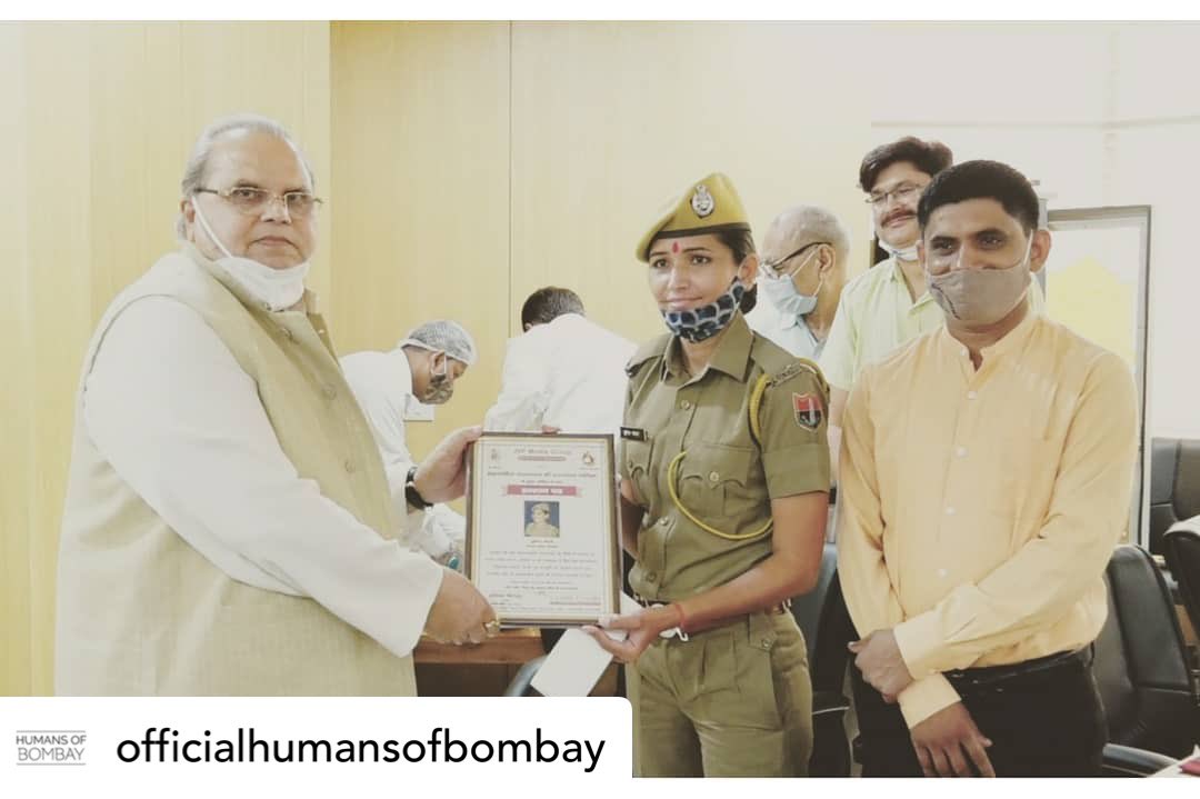 HumansOfBombay's tweet photo. “In the last 3 years, I’ve educated 1000 kids, recorded 25 albums & beat cancer successfully”
https://t.co/dtpvPsth1X
#womenempowerment #strongwoman #woman #cancersurvivor #motivation #determination #womencop https://t.co/XRTvy7WzIf