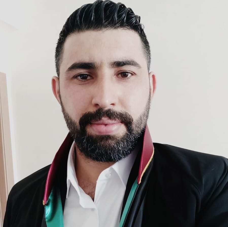 dara0163's tweet photo. Hukukun üstünlüğünü esas alarak haktan, hakikatten ayrılmayan, Adaletin güçlü savunucuları olan ülkesine,milletine bağlı ve bu mesleği kutsal sayan tüm avukatlarımızın #AvukatlarGünü kutlu olsun.
@avhaliloncel @avosmancelik @avktaytekin @farukozyavuzz https://t.co/iDa3ny608I