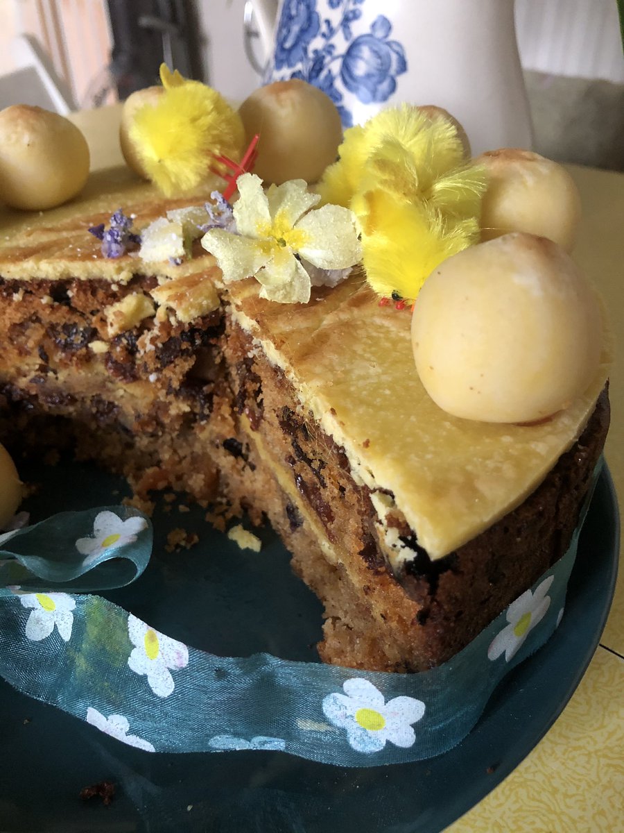 danutawatkinson's tweet photo. @RothLibraries @bbcgoodfood Are we starting the ‘does anyone actually like cream eggs’ discussion?!  Keeping it traditional here with a stodgy simnel https://t.co/zRk488f0FV