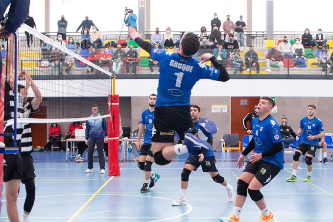 La mayoría de nuestros equipos patrocinados descansaron por la Semana Santa de forma merecida, como la <a href="/EstrellaSACF/">Estrella San Agustín C. F.</a>, <a href="/fsutrera08/">Fs Utrera 08</a>, <a href="/CBUtrera/">Club Baloncesto Utrera</a> o <a href="/VoleyUtrera/">Club Voleibol Utrera</a>, el @CDRota_Oficial o el <a href="/cdcabecense/">CD Cabecense Oficial</a>.