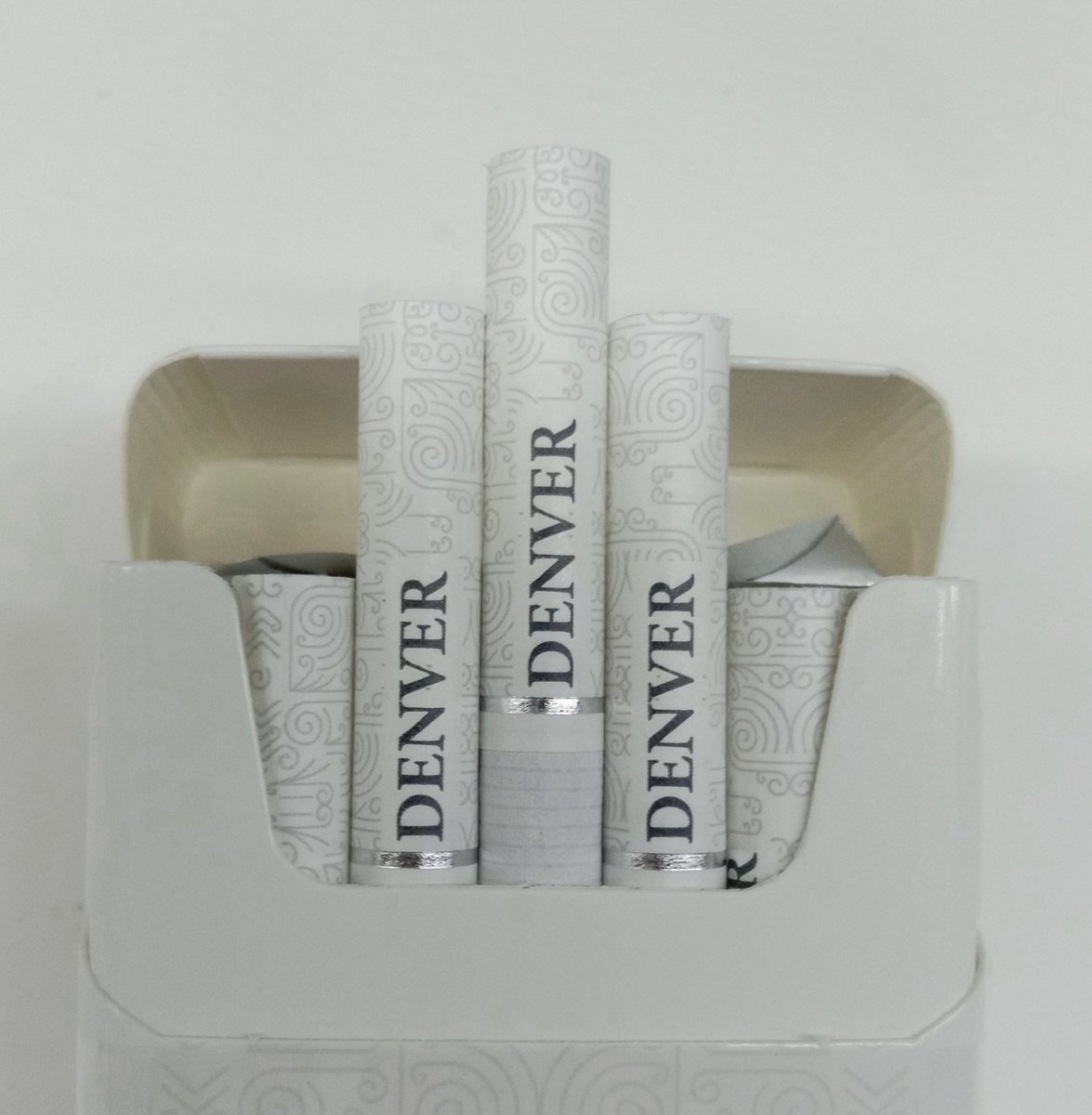 Denver silver ซองละ 55 บาท
อะยังไงเเม่ยังไง หรูมากไม่ไหวเเต่กะคือราคา55บาท! หยิบขึ้นมาเเล้วเพื่อนเรียกว่าคุณไจ๋คะคุณไจ๋ครับ
ซื้อมา55บอกเพื่อนไปว่าซื้อมา5500จ้า ละคือนิโคตินต่ำมากมีเเค่0.1mgจ่ะเเม่จ๊ะเเม่จ๋า เห้ยเเกรปังไปเป่า สูบเบาๆนุ่มๆเชิ่ดๆรวยๆ
📌สนใจสั่งซื้อจิ้มไลน์ที่ไบโอจ้า