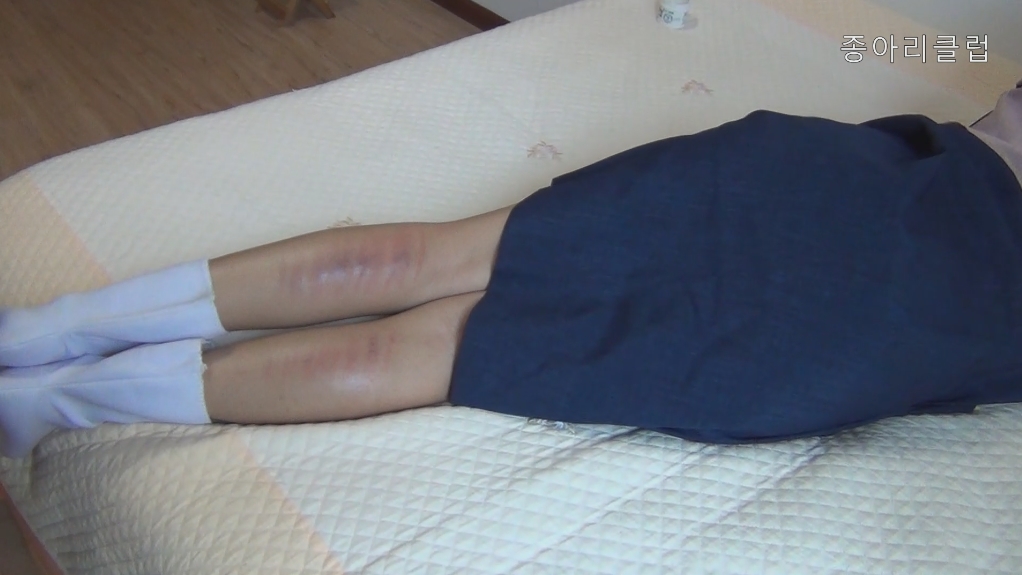 종아리체벌-종아리클럽 작품(팅팅의 고뇌)

blog.naver.com/88shanghai88

원본 풀HD 1920*1080 화질 

미공개 추가영상이 포함된 확장판 영상