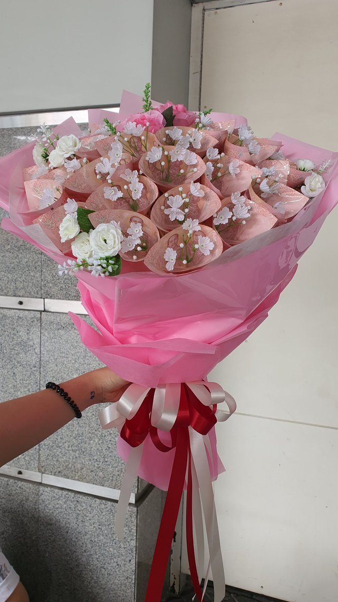 KIIMMONOFFICIAL's tweet photo. ของขวัญแทนใจจากบ้าน KIIMMONOFFICIAL นะคะ ไม่ติดติดป้ายบอกอะไรพี่เลย 
@KiimMon https://t.co/ZPhlyJ8AlI