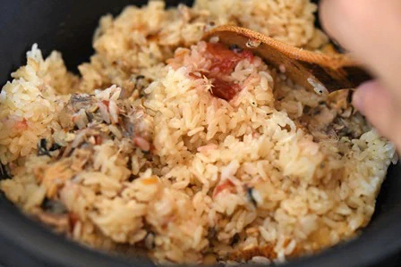 サバの水煮缶で美味しい炊き込みご飯を作る方法！梅干しを入れるとさらに美味しくなる！！