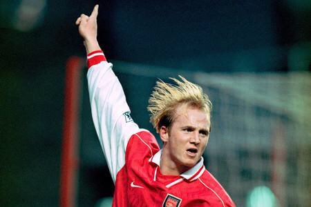  Happy Birthday John Hartson

A classic number 9 