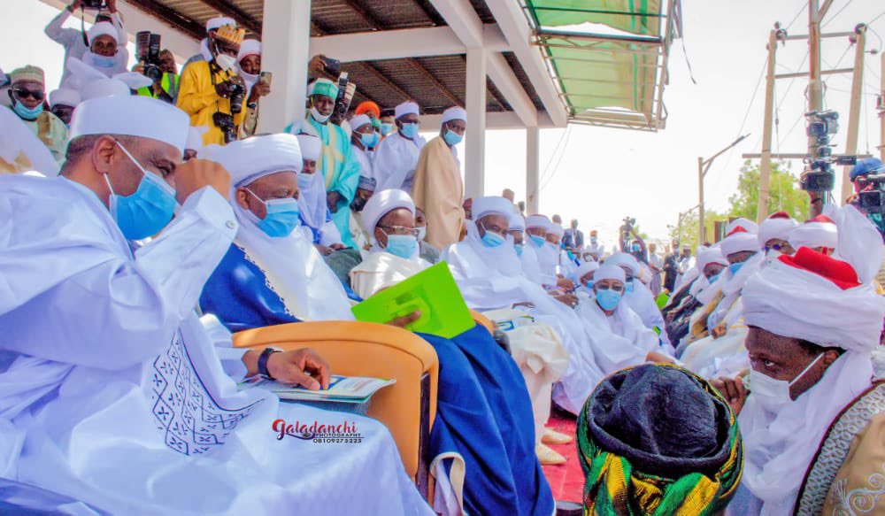 Sokoto State Ministry of Finance (@sokotofinance) on Twitter photo ''The conferment of the Santurakin title on this Prince of the Caliphate is no doubt a well-deserved honour. <a href="/abdussamadd/">Abdussamad Dasuki</a>, an economist, is Sokoto’s Finance Commissioner, in which capacity he has been implementing Governor <a href="/AWTambuwal/">Aminu W. Tambuwal</a>'s reform agenda.''
finance.sokotostate.gov.ng/hon-abdussamad… ''The conferment of the Santurakin title on this Prince of the Caliphate is no doubt a well-deserved honour. <a href="/abdussamadd/">Abdussamad Dasuki</a>, an economist, is Sokoto’s Finance Commissioner, in which capacity he has been implementing Governor <a href="/AWTambuwal/">Aminu W. Tambuwal</a>'s reform agenda.''
finance.sokotostate.gov.ng/hon-abdussamad…