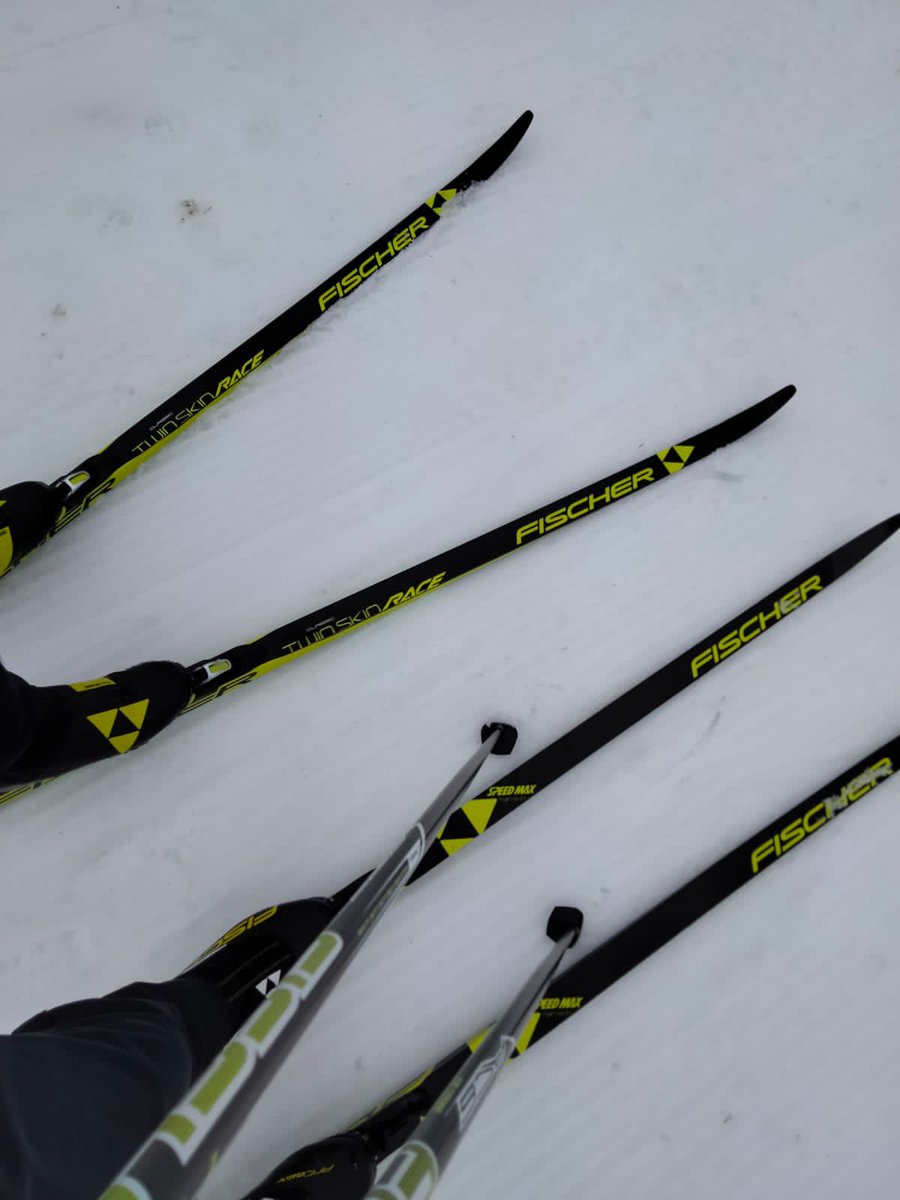 Kevät 2021 on ollut täynnä hiihtoa. Vielä pääsin pohjoiseen ja #Suomulla saa hiihtää ihan omassa rauhassa. Illalla vielä uudelleen 🙏 #hullunahiihtoon #ihminenvoihyvin