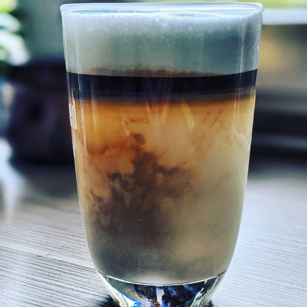 tietmark's tweet photo. Moin-Kaffee
#kaffee #coffee #kaffeeliebe #coffeelover #cafe #coffeetime #kaffeezeit #espresso #gutenmorgen #moin #cappuccino #barista #caf #love #lecker #goodmorning #kaffeer #coffeeaddict#kaffeetrinken https://t.co/rMd4K4i2Lj https://t.co/25UP9TWlUb