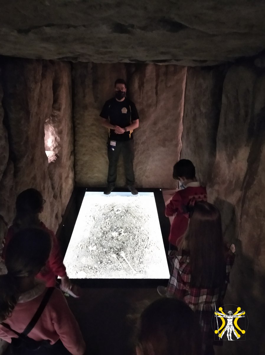 cantabruri's tweet photo. #megalitismo, #dolmen, #neolitico, #calcolitico, y otras muchas cosas más hemos aprendido en el #MUPAC, en el taller de "La colina hueca". 
#cantabria #prehistory #museo #megalithic #Talleres #ExARC https://t.co/TVzbKFuFik